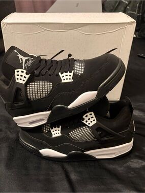 Nike Air Jordan 4 Retro - Black/White Men's Sneakers